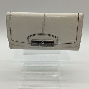 2003. Coach Trifold Large Wallet Cream VGUC